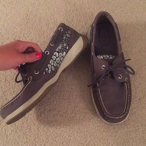 Brown sperrys